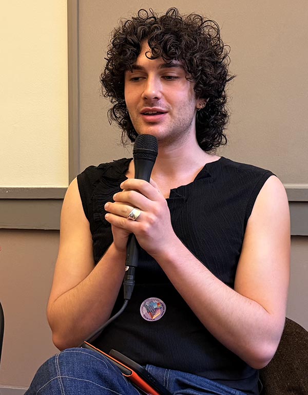 Emmett Levy is an artist and writer Emmett Levy is an artist and writer